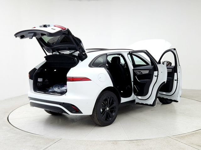 Used 2026 Jaguar F-PACE R-Dynamic S image 11