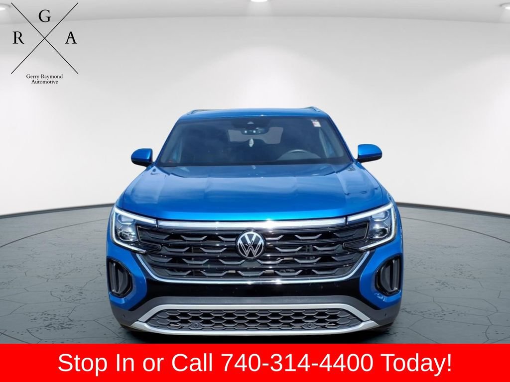 Used 2024 Volkswagen Atlas Cross Sport SE AWD/4WD image 2