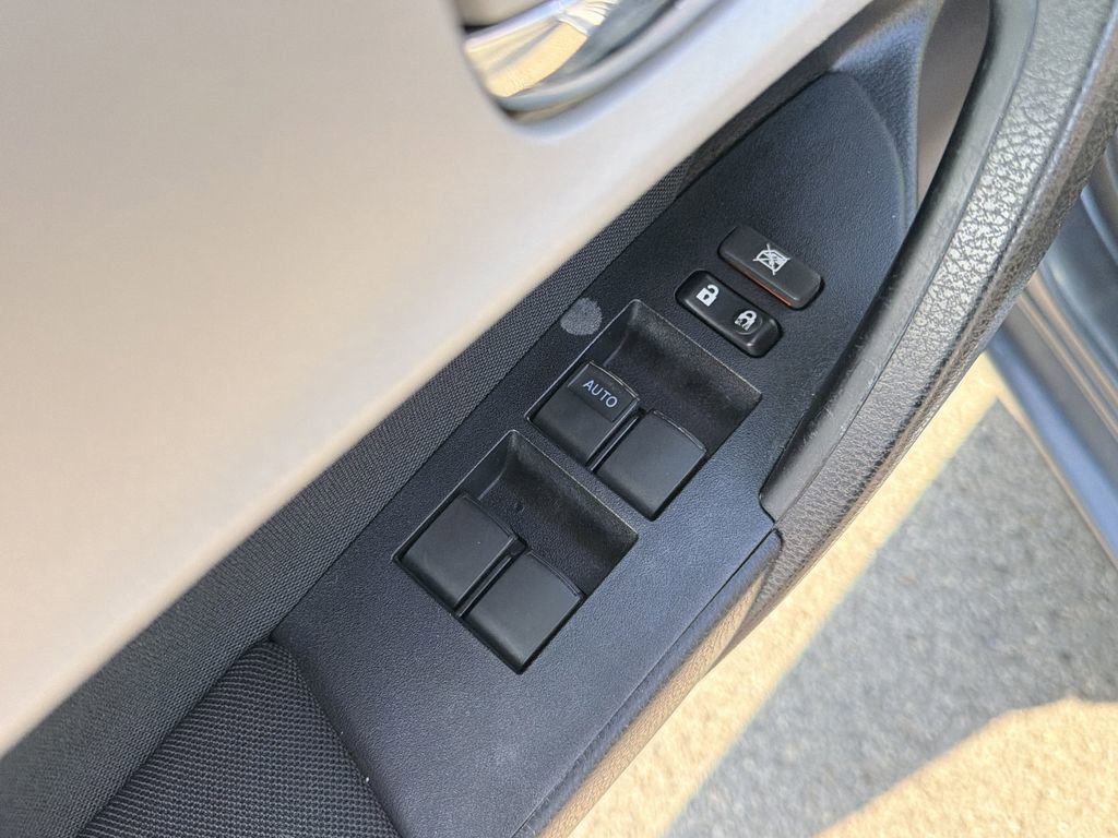 Used 2016 Toyota Corolla LE FWD image 22