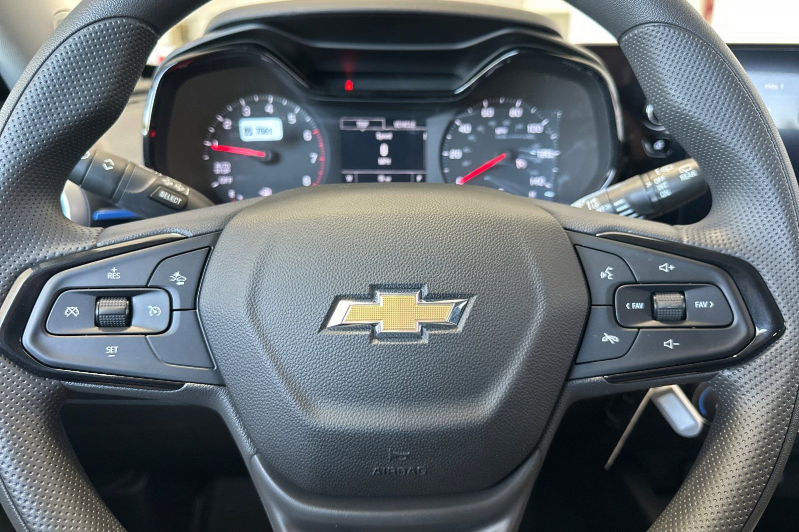 New 2026 Chevrolet Trax LS w/ LS Convenience Package FWD image 24