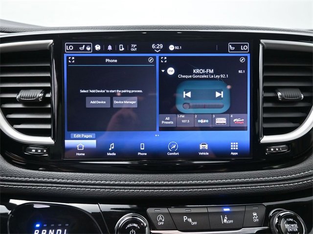 Used 2023 Chrysler Pacifica Touring-L image 4