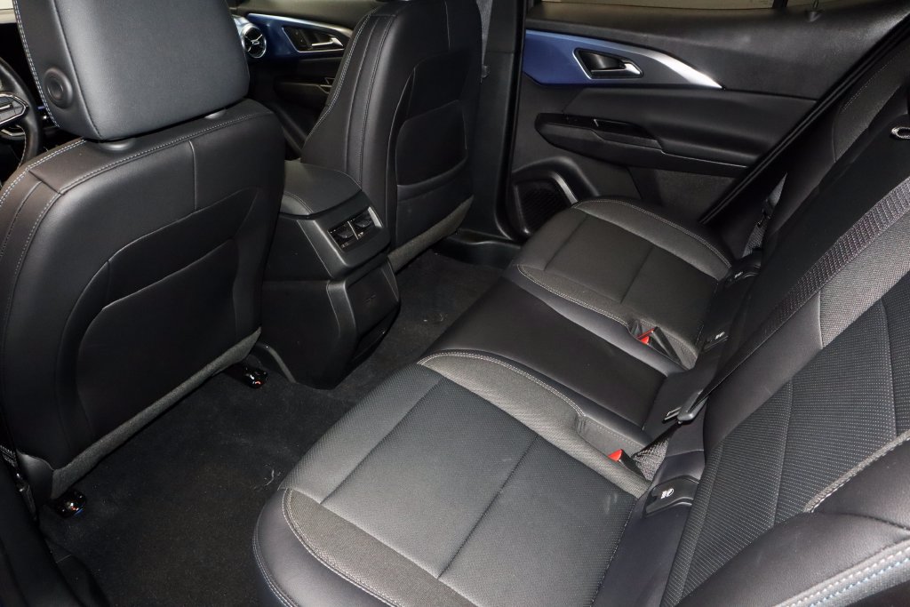 Used 2026 Chevrolet Equinox EV LT FWD image 21