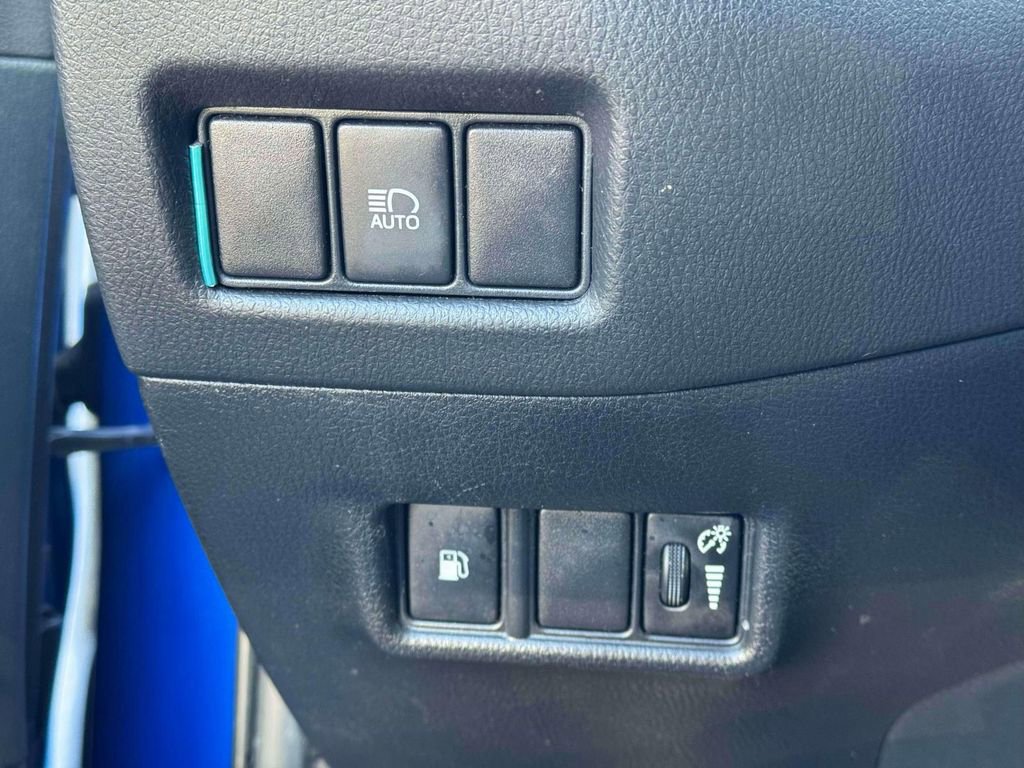 Used 2018 Toyota C-HR XLE image 17