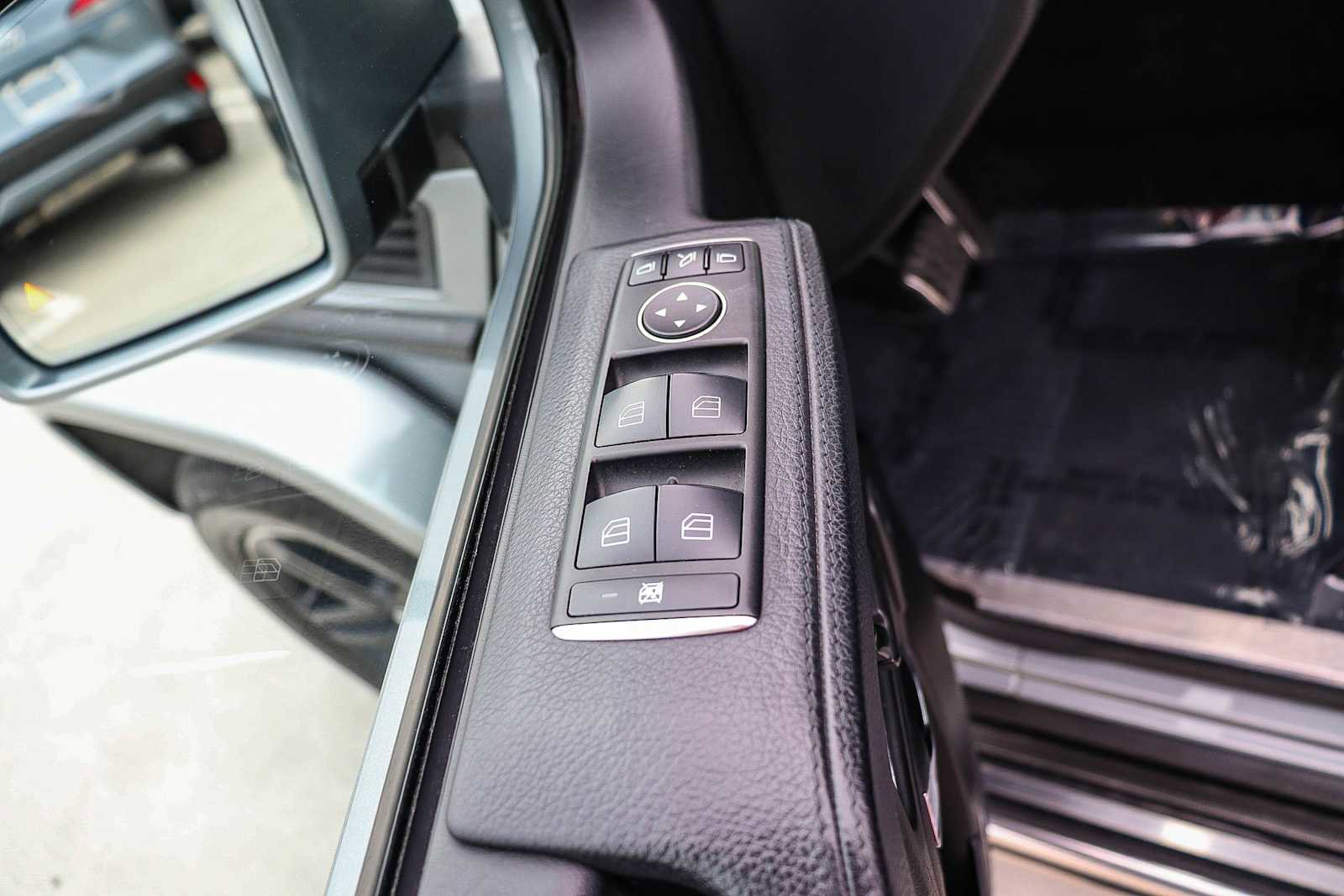 Used 2016 Mercedes-Benz G 550 image 26