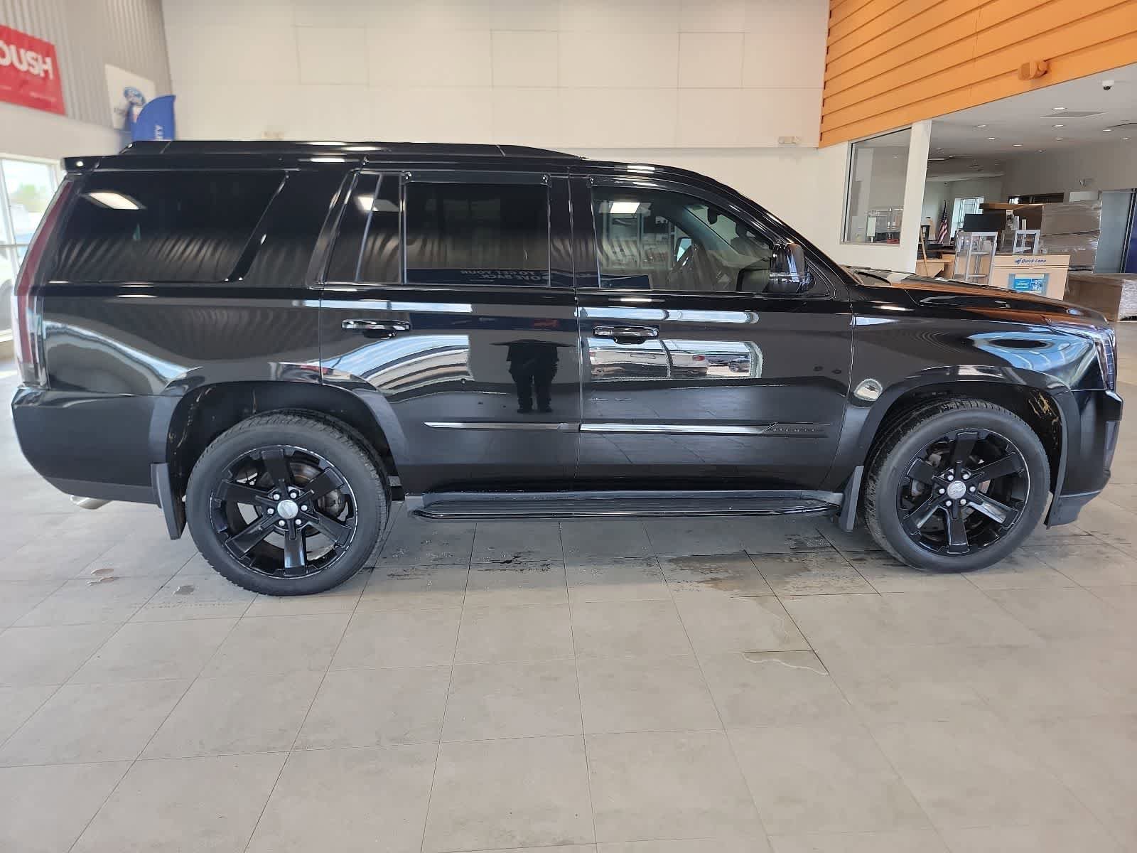Used 2016 Cadillac Escalade Luxury AWD/4WD image 6