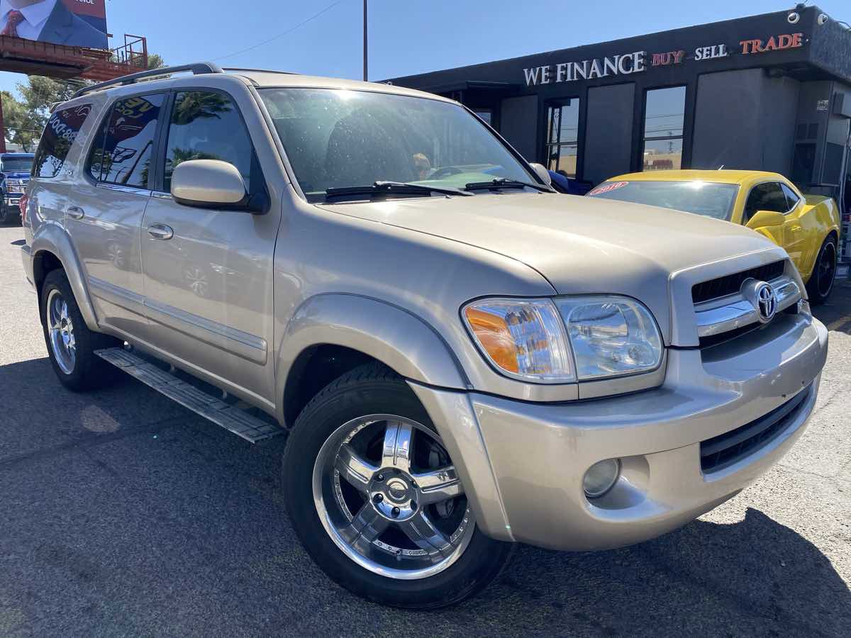 Used 2005 Toyota Sequoia SR5 RWD image 4