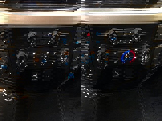 New 2025 Ford F550 4x4 Crew Cab image 20
