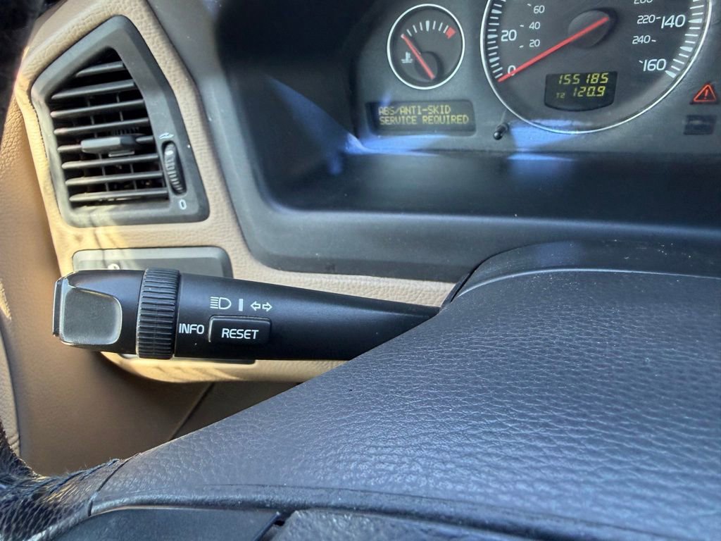 Used 2005 Volvo S60 2.5T image 13