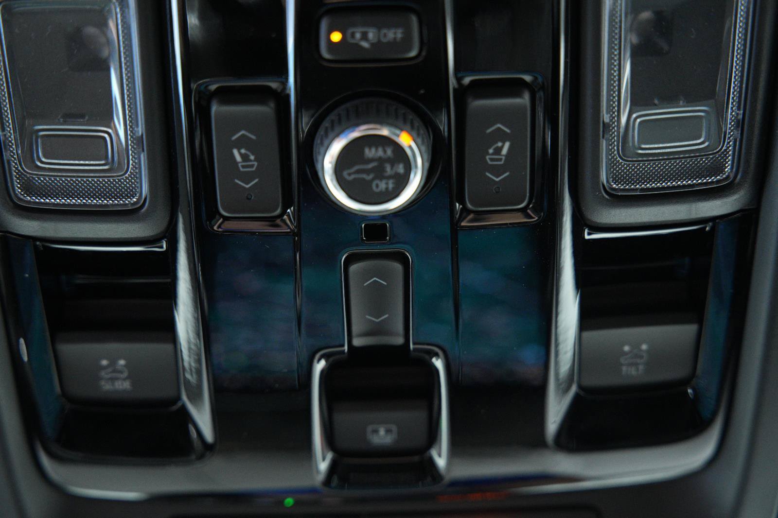 New 2026 GMC Yukon XL AT4 w/ AT4 Premium Plus Package AWD/4WD image 47