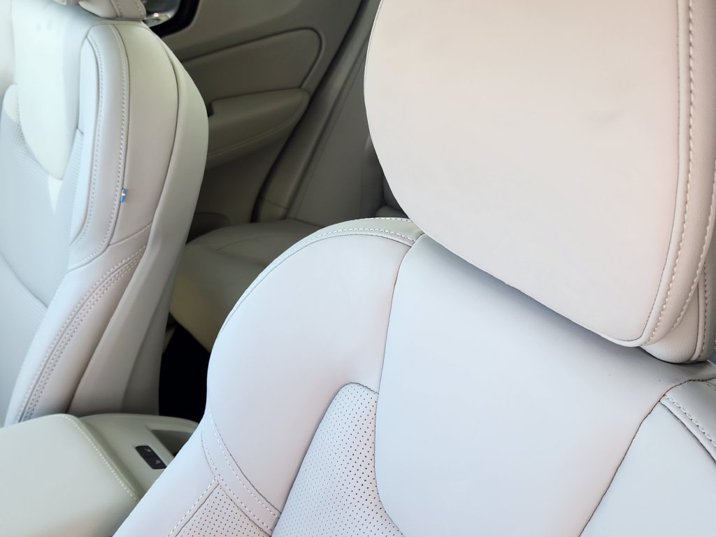 New 2027 Volvo XC60 T8 Ultra AWD/4WD image 6
