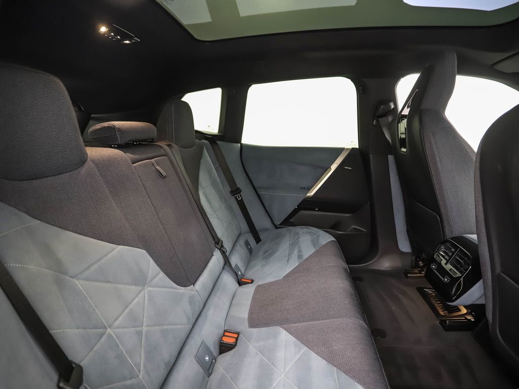 Used 2026 BMW iX xDrive45 image 27