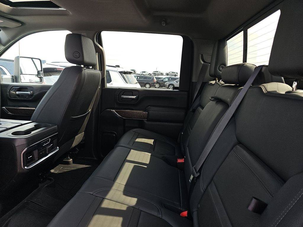 Used 2021 GMC Sierra 3500 Denali w/ Denali Ultimate Package AWD/4WD image 16