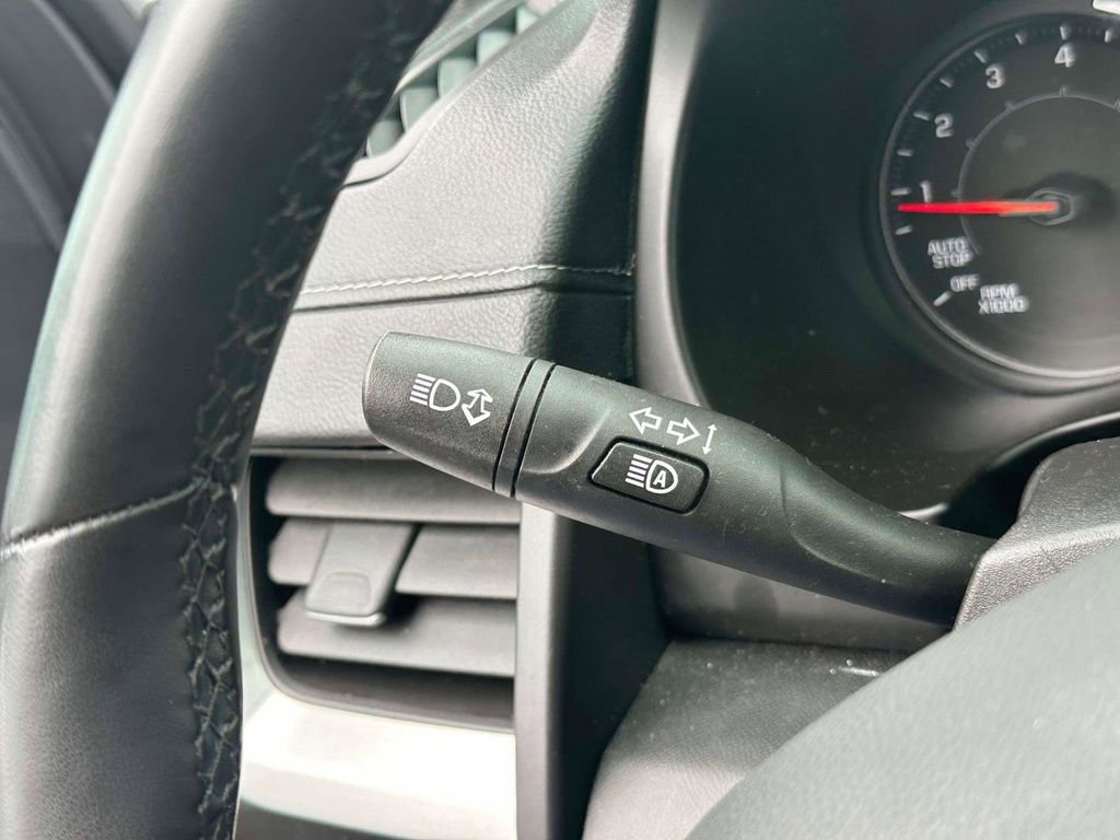 Used 2024 GMC Terrain SLT AWD/4WD image 23