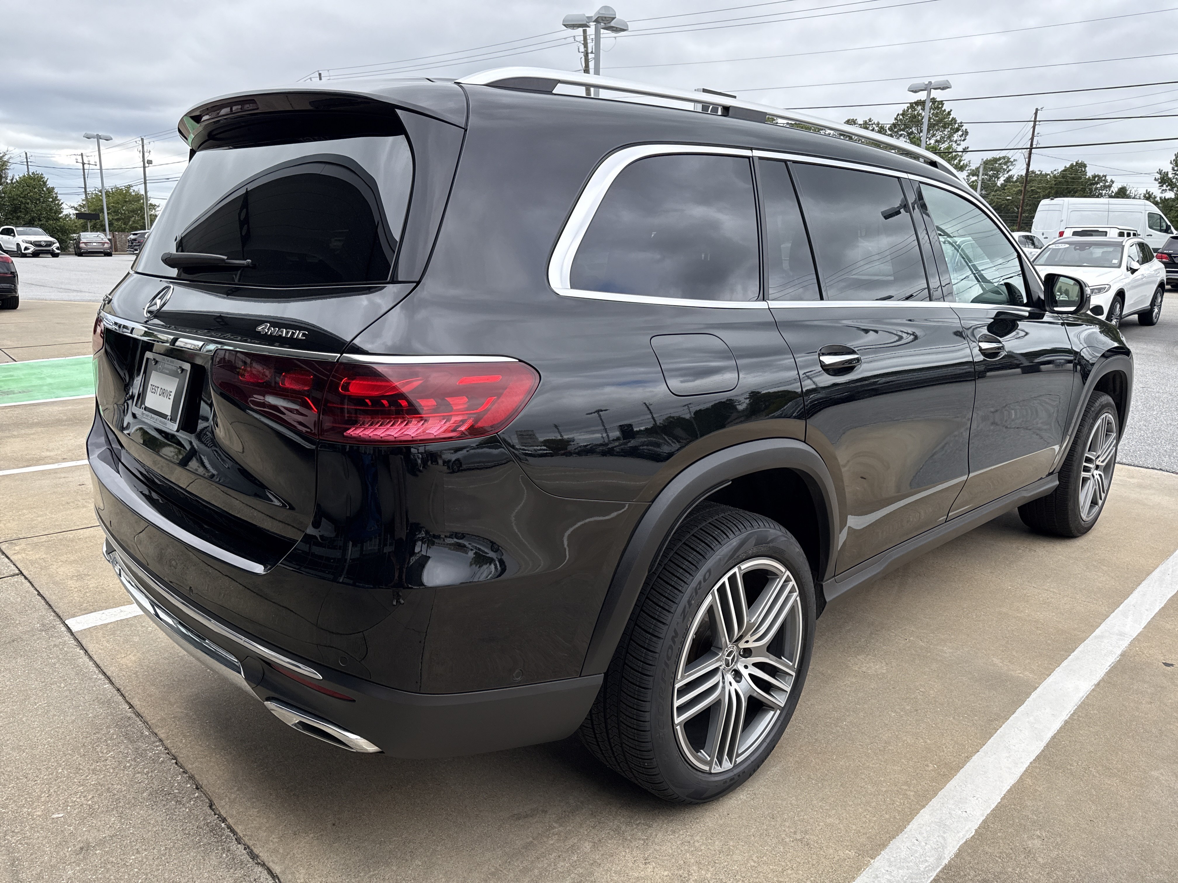 Used 2025 Mercedes-Benz GLS 450 4MATIC image 15