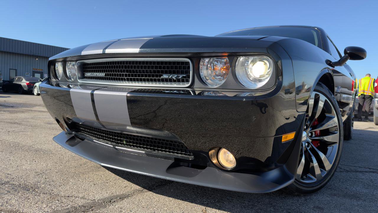 Used 2014 Dodge Challenger SRT8 w/ Harman/Kardon Audio Group image 2