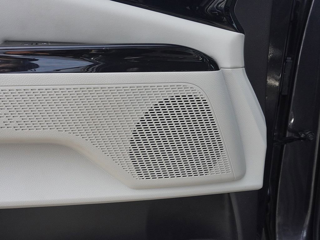 Used 2024 Kia Carnival EX image 50