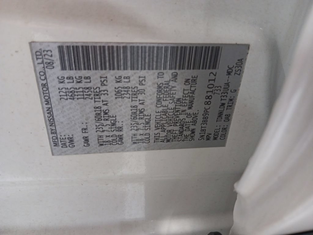 Used 2023 Nissan Rogue SV AWD/4WD image 3