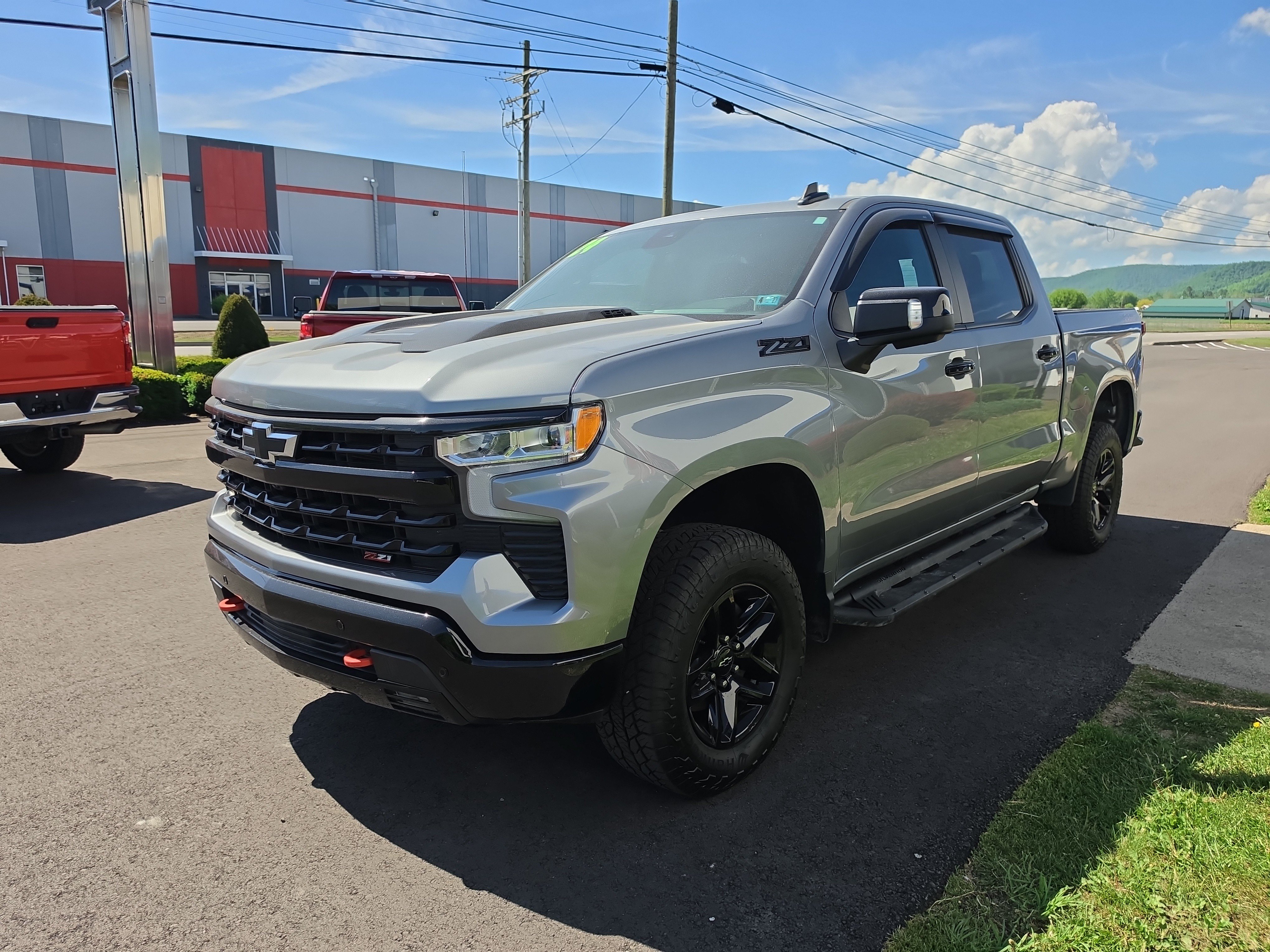 Used 2024 Chevrolet Silverado 1500 LT Trail Boss w/ Convenience Package II AWD/4WD image 8