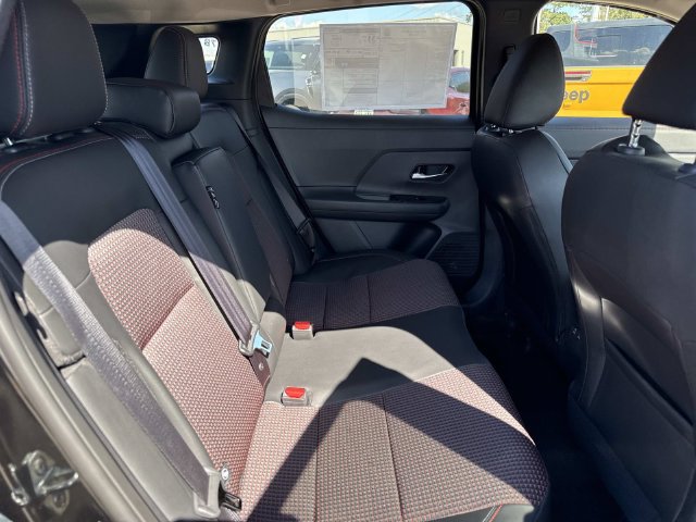 New 2027 Nissan Kicks SR FWD image 12