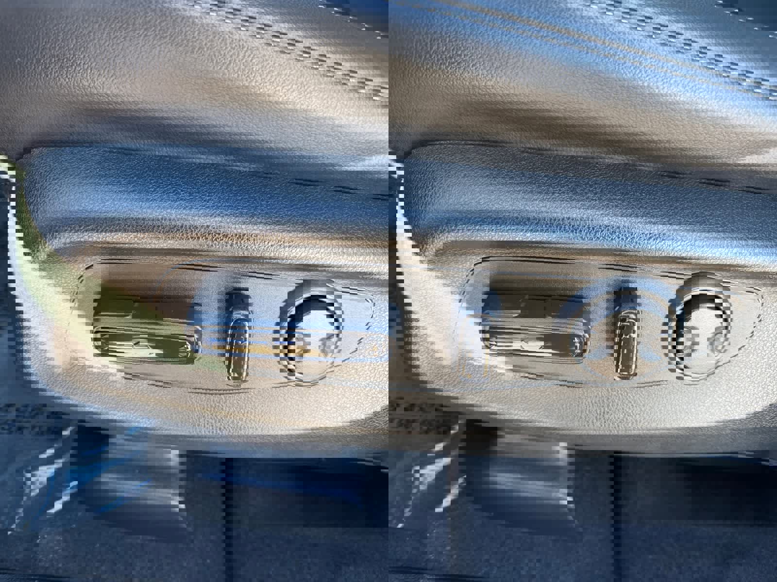 Used 2024 Honda CR-V EX-L image 14