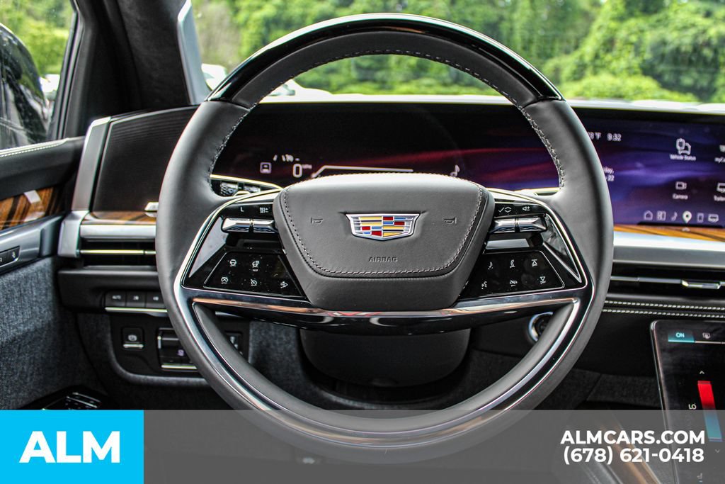 Used 2026 Cadillac Escalade Platinum Sport w/ LPO, Floor Liner Package AWD/4WD image 25