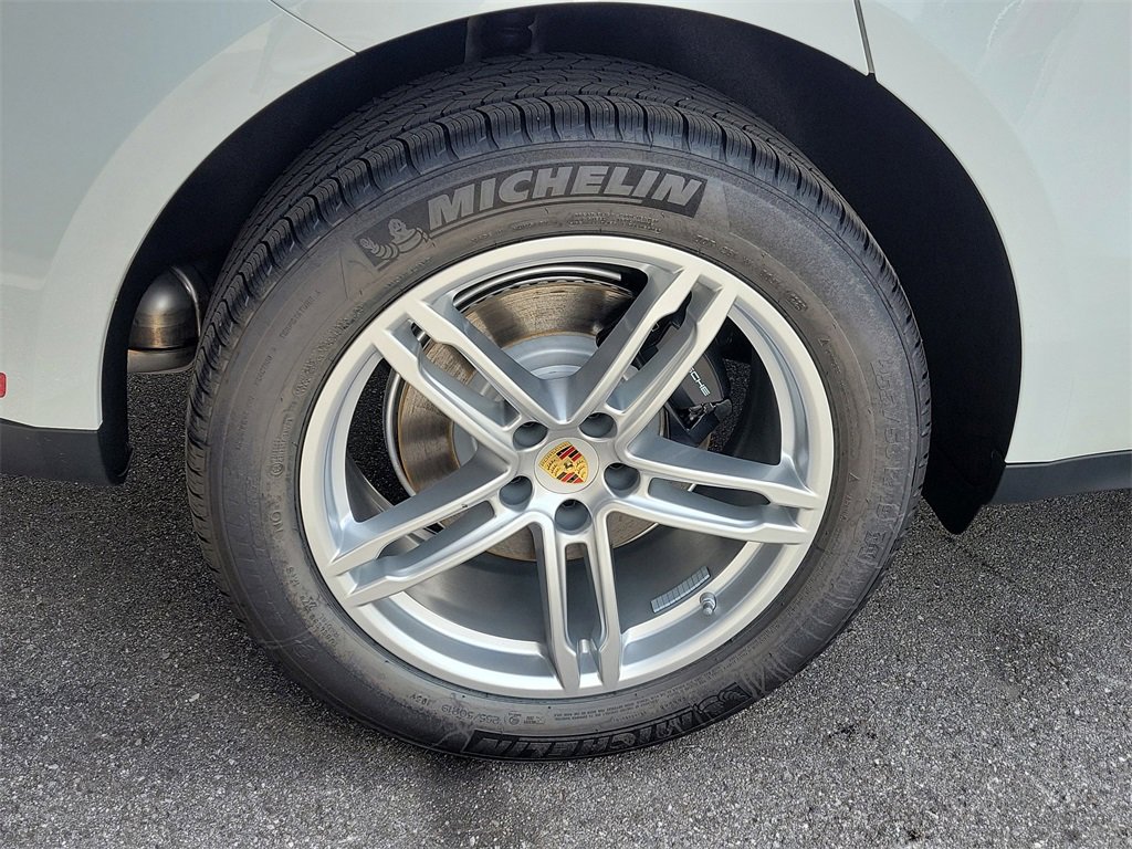 New 2026 Porsche Macan image 11
