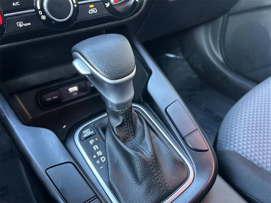 Used 2025 Kia Soul LX w/ LX Technology Package image 30