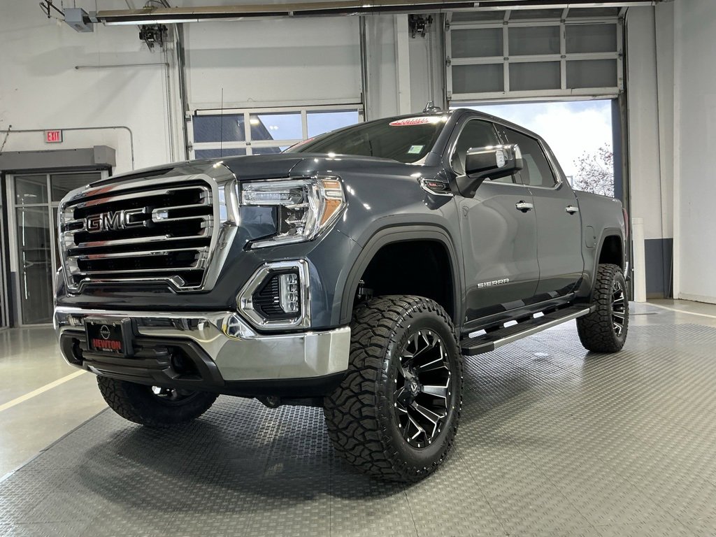 Used 2022 GMC Sierra 1500 SLT image 2