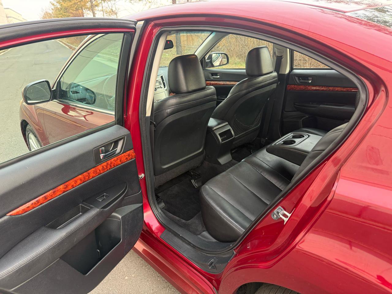 Used 2010 Subaru Legacy 3.6R Limited w/ Appearance Package 1F image 16