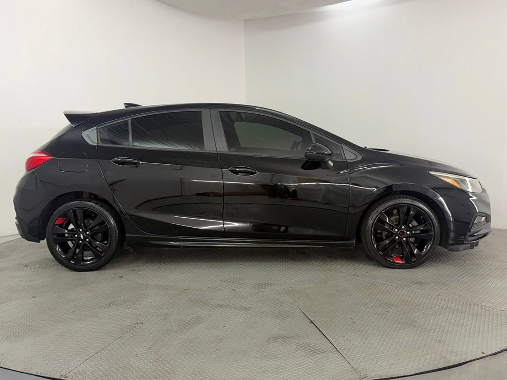 Used 2018 Chevrolet Cruze LT w/ Sun And Sound Package FWD image 5