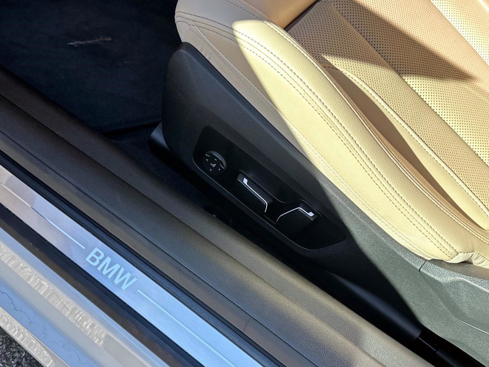 Used 2025 BMW 430i Coupe w/ Premium Package image 14