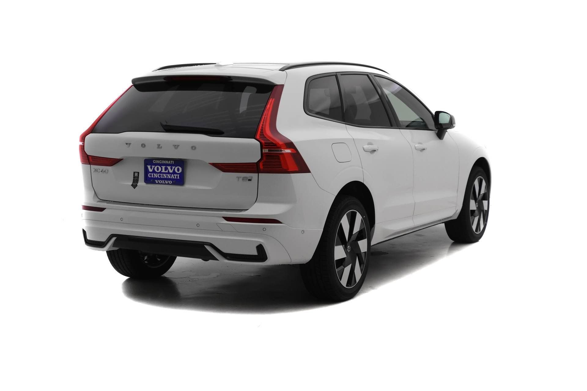 New 2025 Volvo XC60 T8 Plus w/ Protection Package Premier image 4