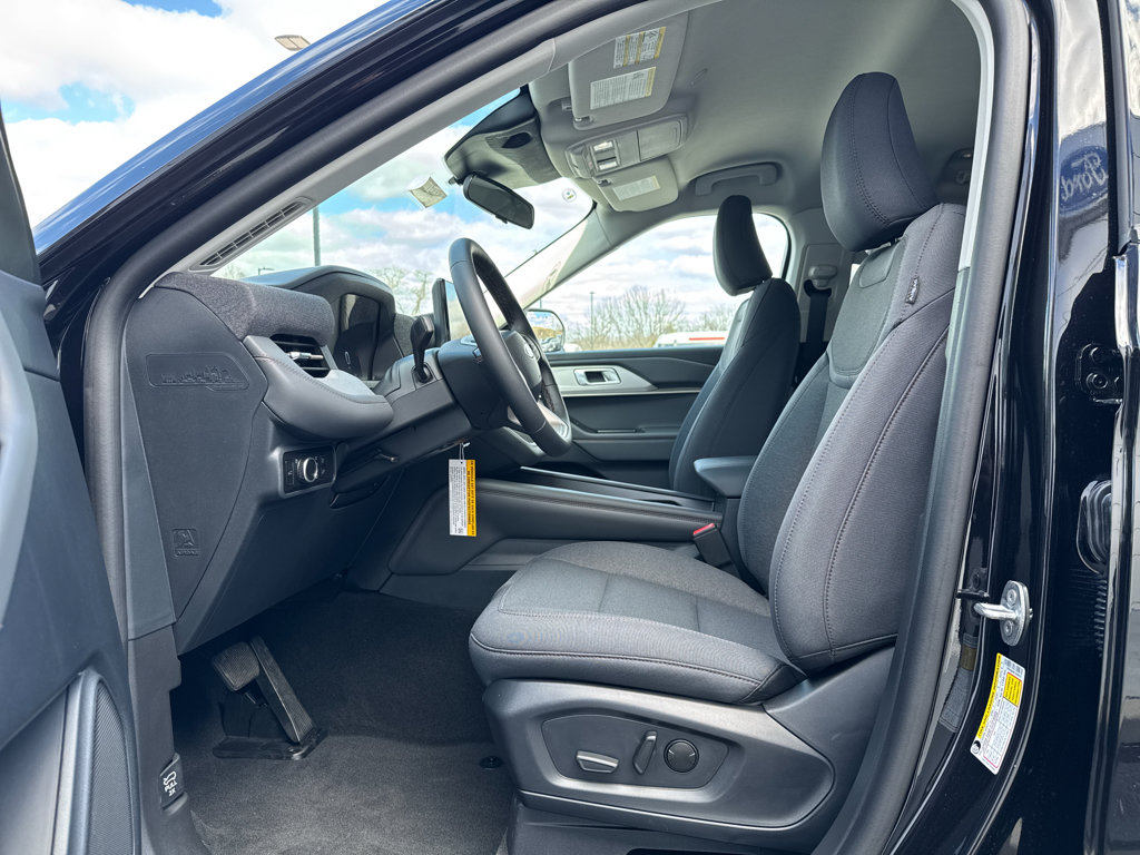 New 2026 Ford Explorer Active AWD/4WD image 4