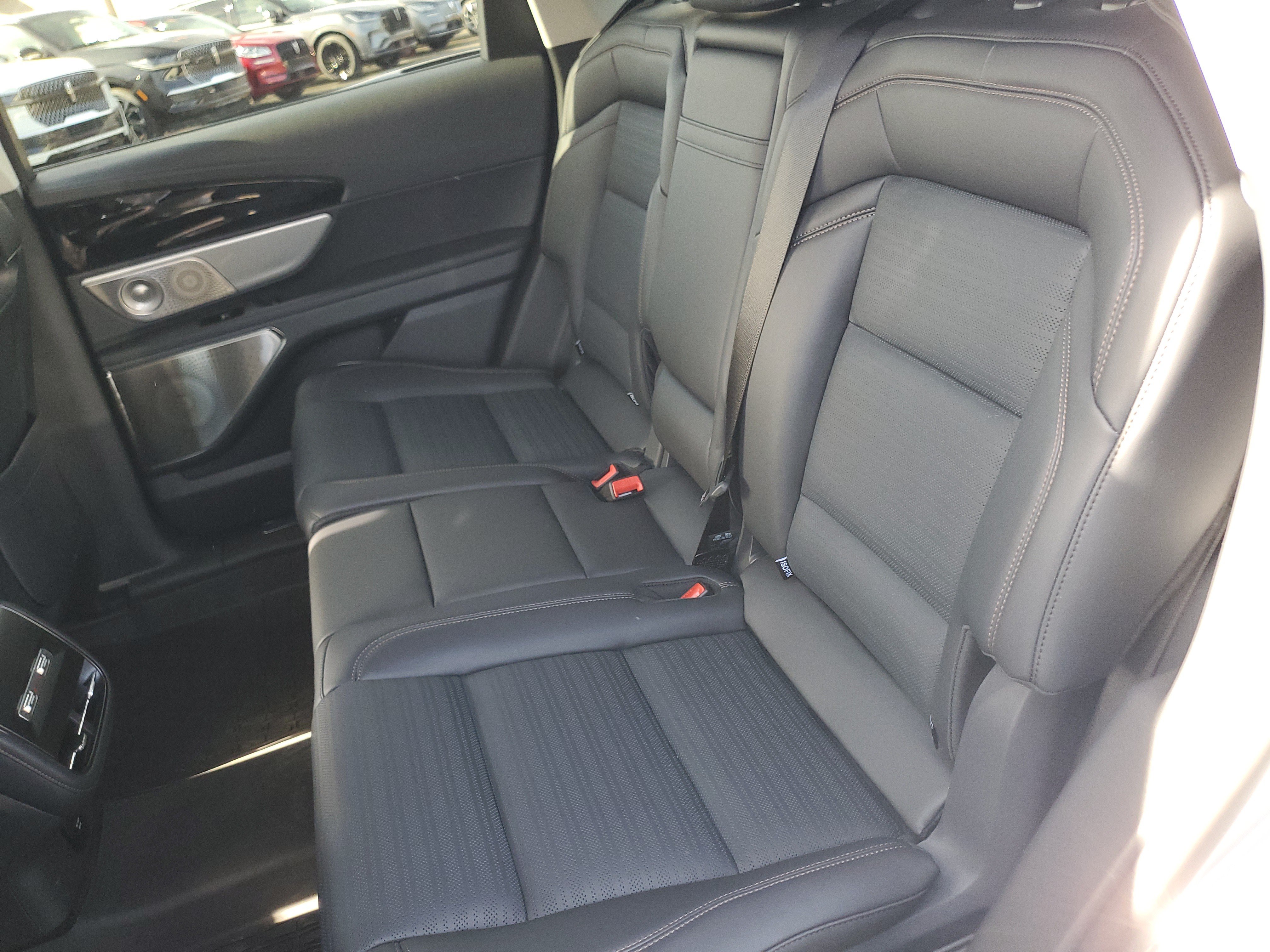 New 2026 Lincoln Nautilus Reserve AWD/4WD image 32