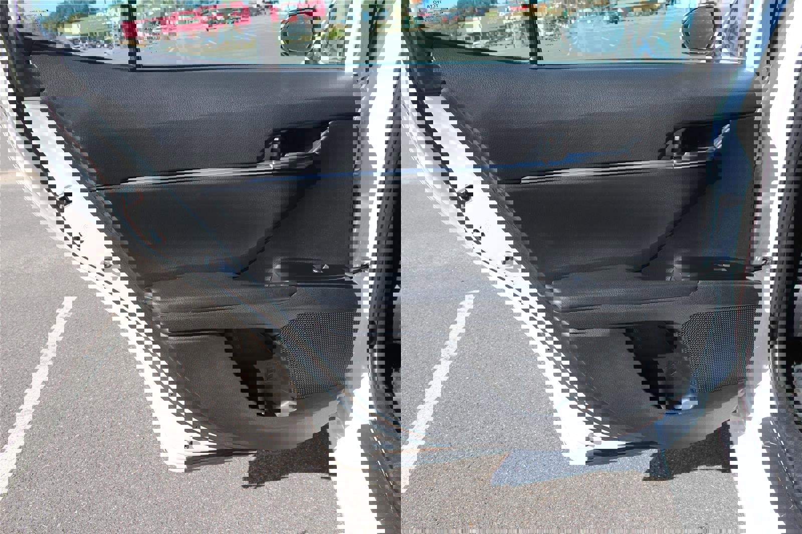 Used 2020 Toyota Camry LE image 41