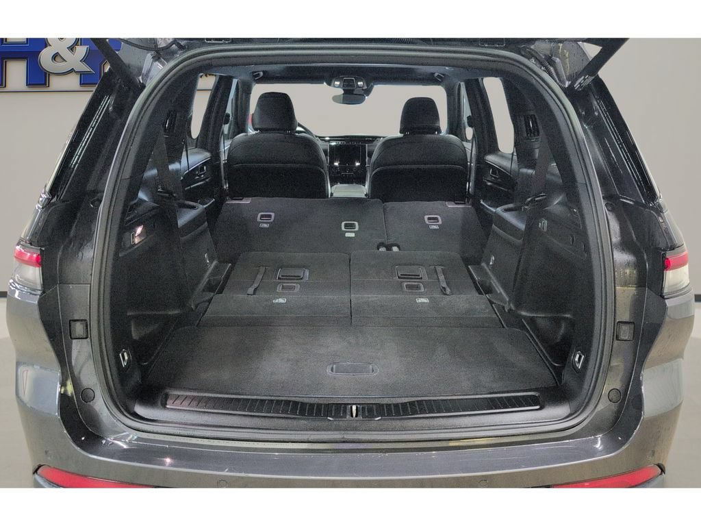 Used 2024 Jeep Grand Cherokee L Laredo AWD/4WD image 28