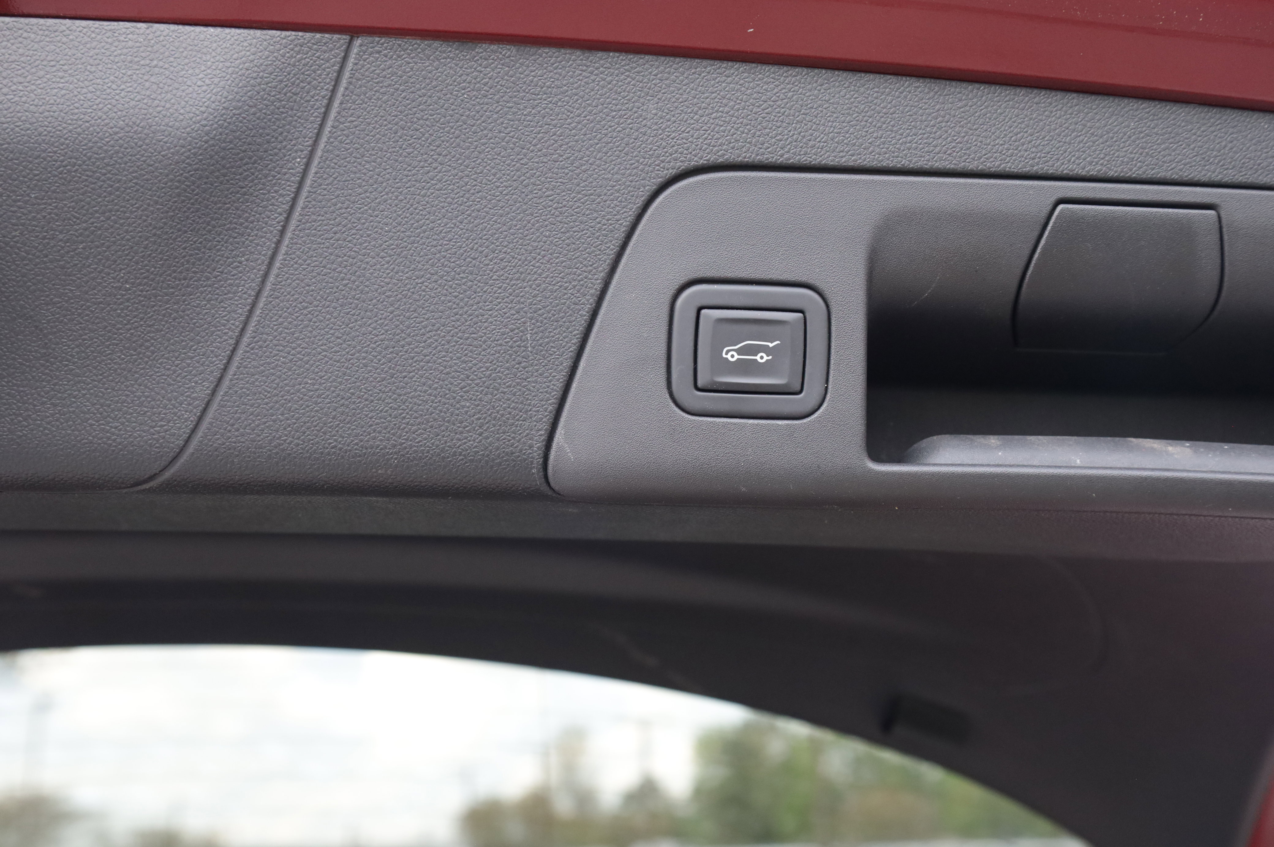 Used 2023 Buick Envision Essence w/ Sport Touring Package image 18