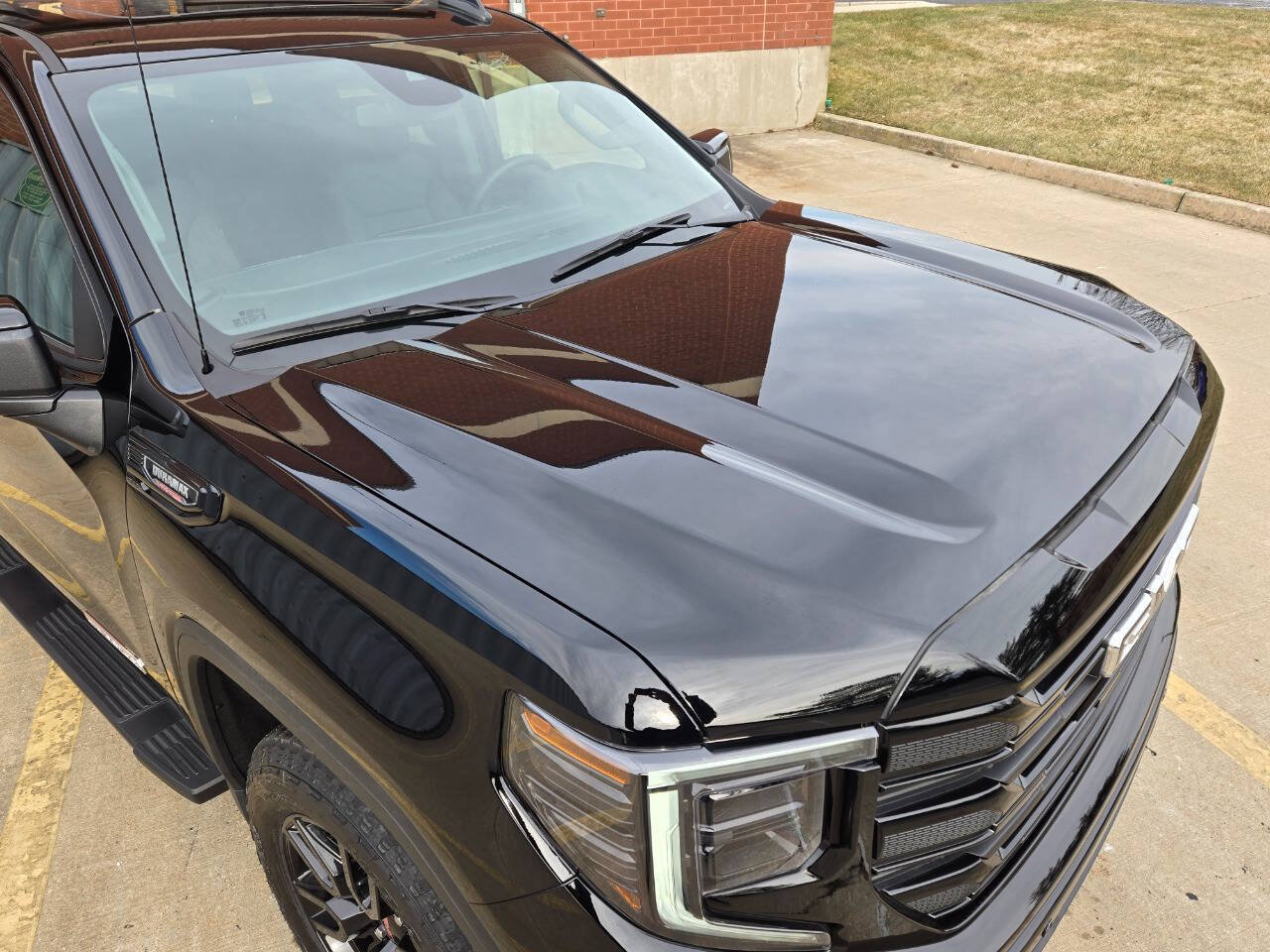 Used 2025 GMC Sierra 1500 Elevation w/ Elevation Premium Package AWD/4WD image 7