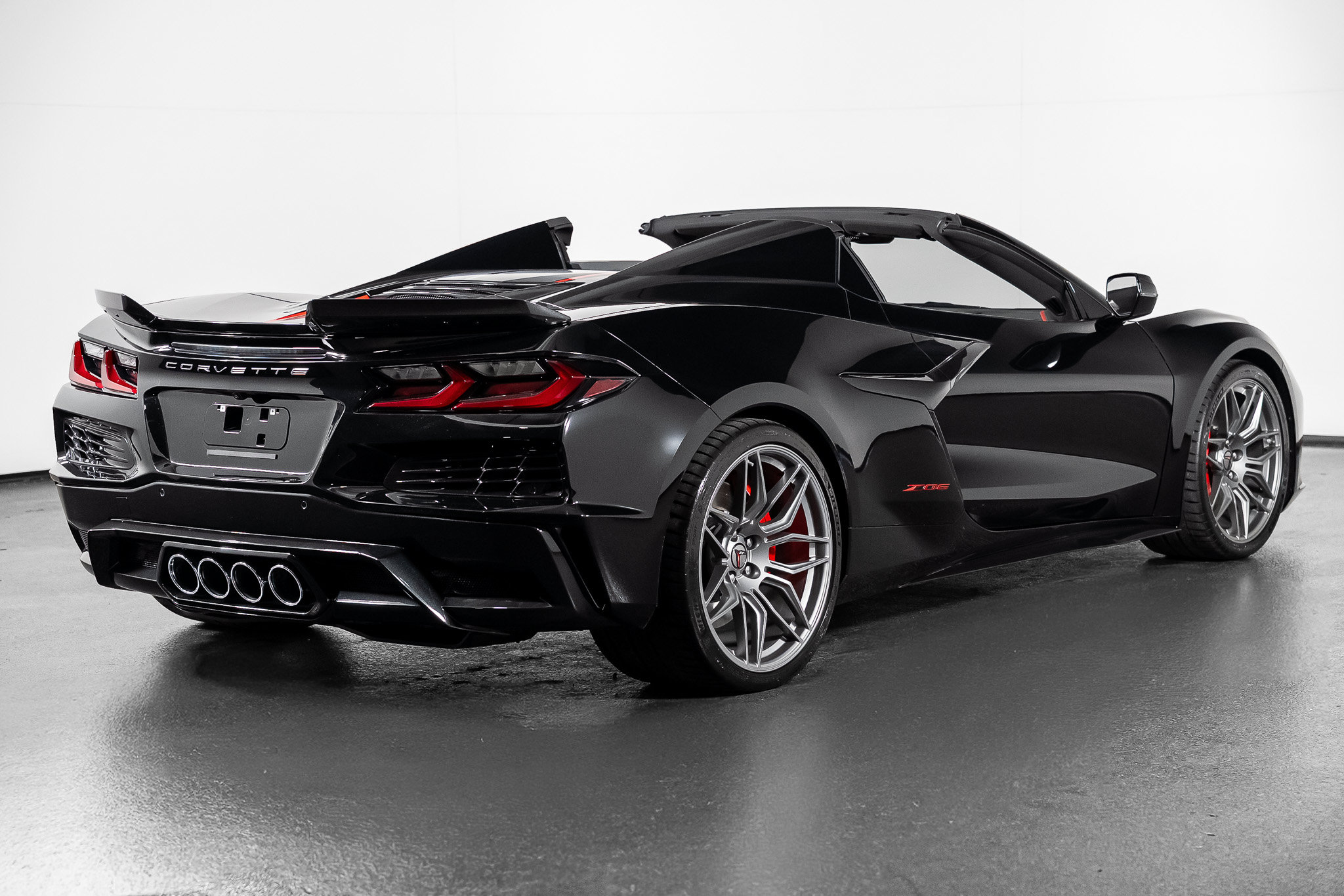 Used 2025 Chevrolet Corvette Z06 RWD image 30