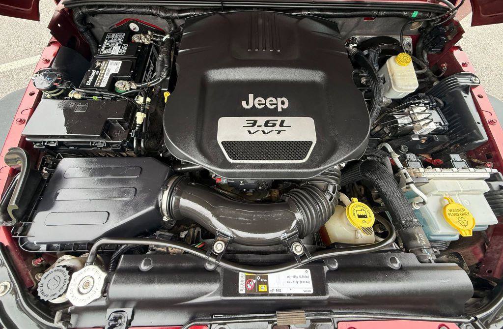 Used 2012 Jeep Wrangler Sport AWD/4WD image 35