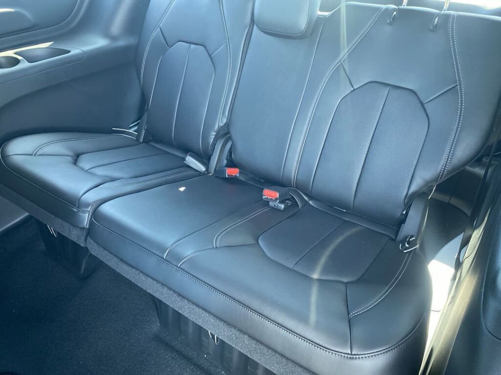 New 2026 Chrysler Pacifica Select image 24