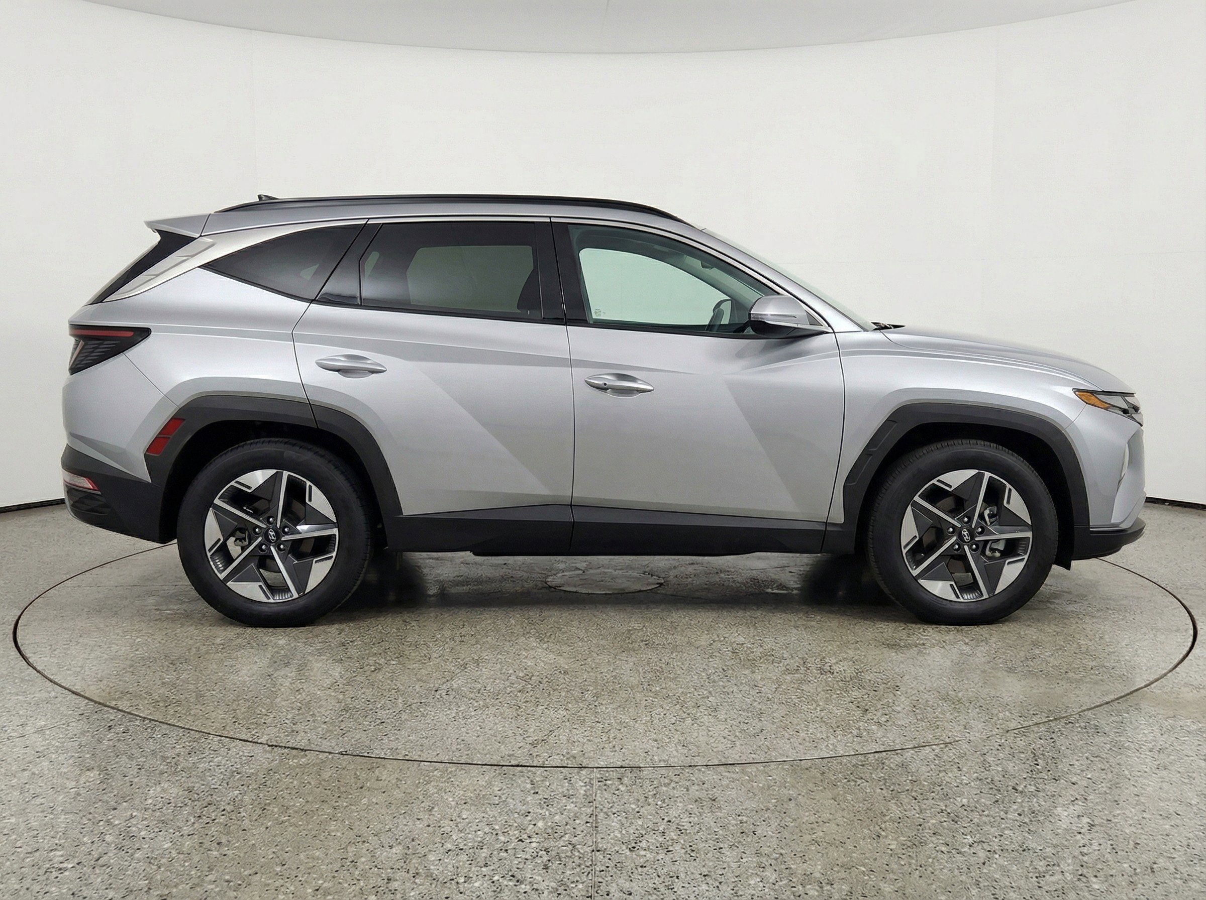 Used 2025 Hyundai Tucson SEL FWD image 11