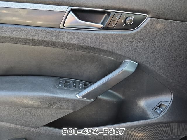 Used 2017 Volkswagen Passat 1.8T R-Line w/ R-Line Lighting Package FWD image 25