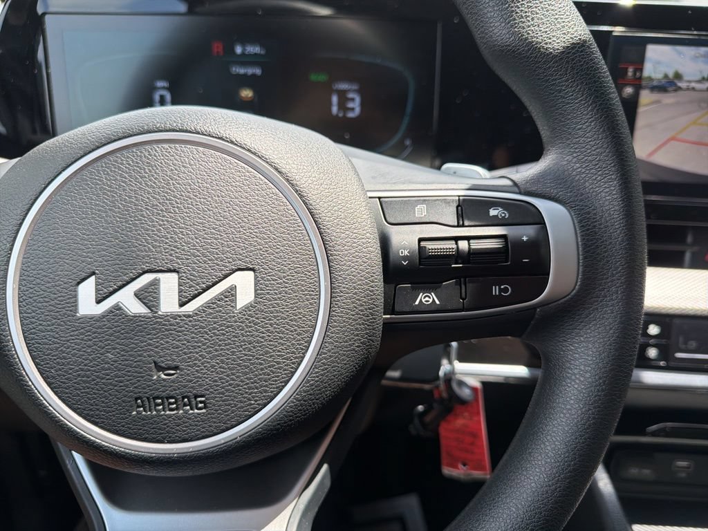 Used 2025 Kia Sportage LX AWD/4WD image 33