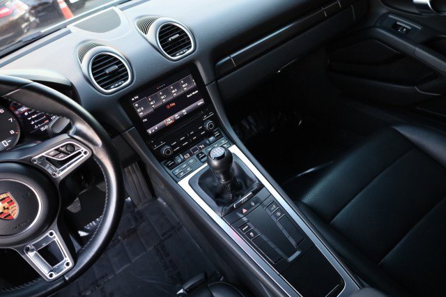 Used 2018 Porsche 718 Cayman image 29