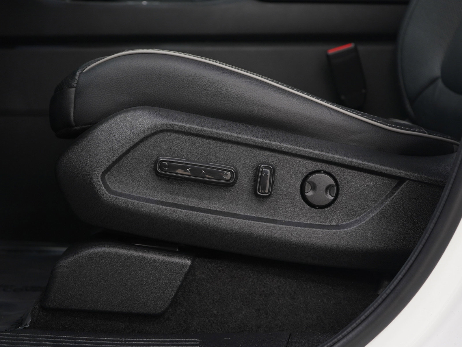 Used 2023 Honda Pilot Elite image 24