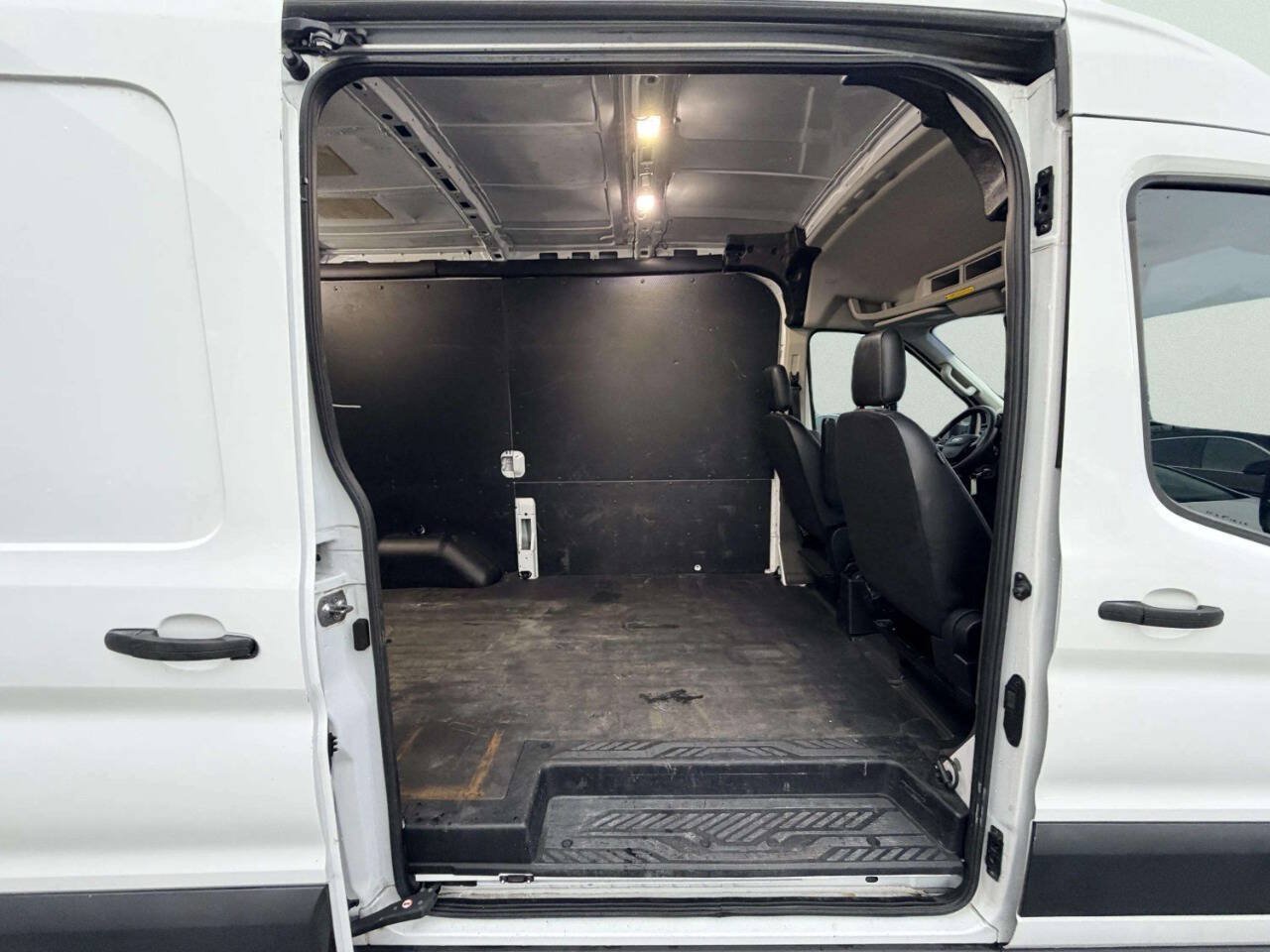 Used 2020 Ford Transit 250 Medium Roof RWD image 10