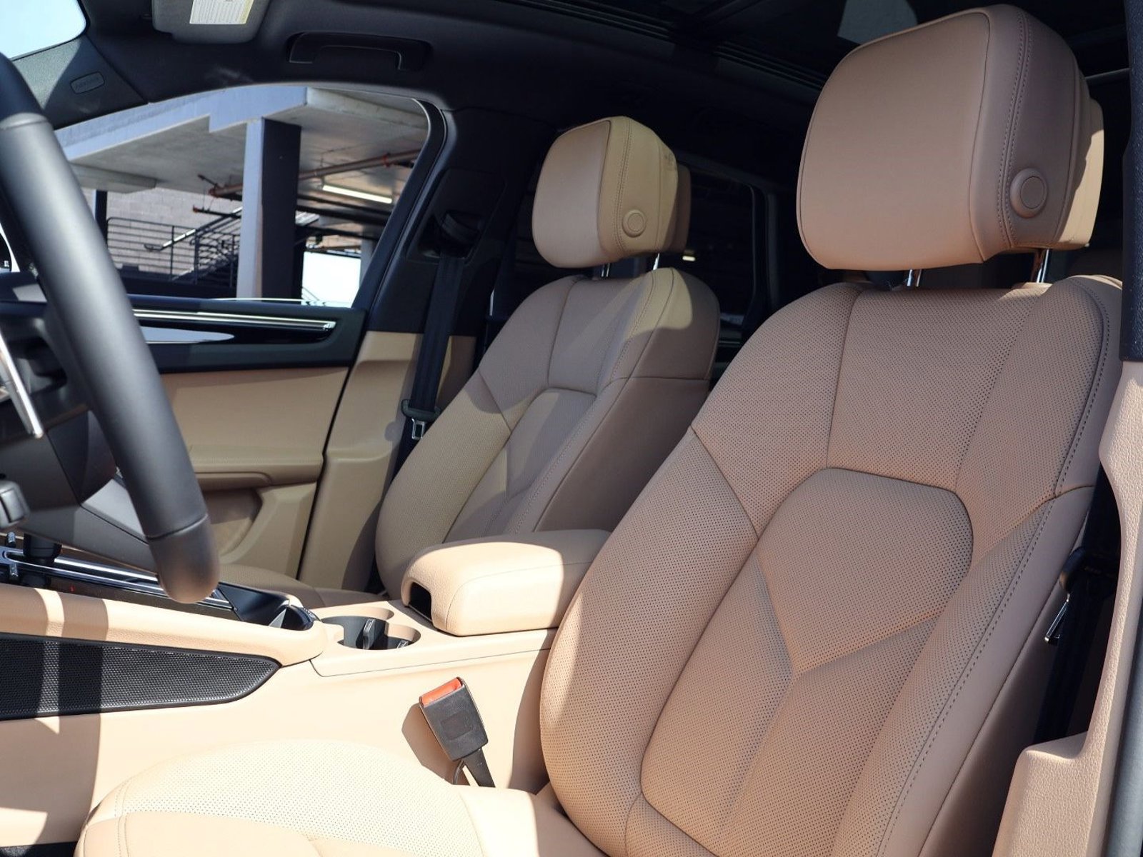 New 2026 Porsche Macan image 5