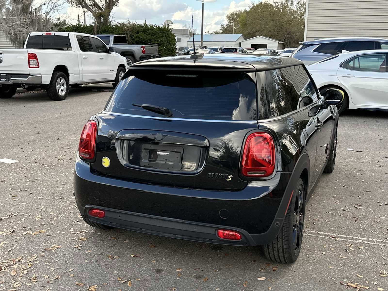 Used 2024 MINI Cooper SE FWD image 6