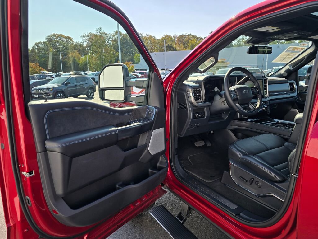 Used 2025 Ford F350 Platinum image 26